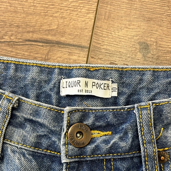 LIQUOR N POKER DISTRESSED WASHED BLUE ROW HEM JEANS IN SIZE 10 - Picture 3 of 5